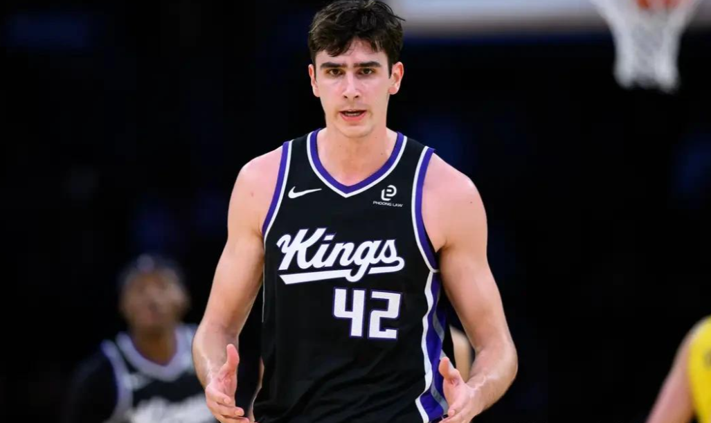 星空体育官方入口-威少苦等！国王116-111险胜爵士，德罗赞41+4+11+3，海耶斯16+5+8