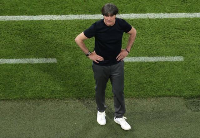 星空体育在线登录-德尚：不要责怪三名前锋 勒夫：防死姆巴佩不可能